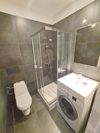 Фасадный дом, реновированный дом, закрытый двор, вход с улицы и со двора, Рига - изображение 9