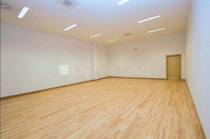 Renovēta māja, viena kvadrātmetra apsaimniekošanas maksa mēnesī  2.85 EUR, apsargāta Rīga - foto 4