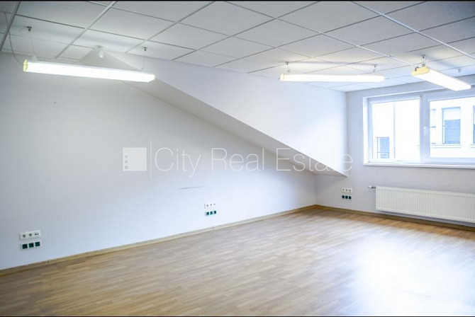 Renovēta māja, viena kvadrātmetra apsaimniekošanas maksa mēnesī  2,2 EUR, slēgta teritorija, Rīga - foto 2