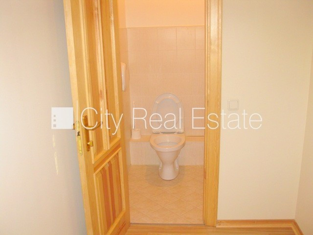 Pagalma māja, renovēta māja, slēgta teritorija, ieeja no pagalma, ir lifts, kāpņu telpa pēc Rīga - foto 20