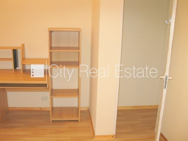 Pagalma māja, renovēta māja, slēgta teritorija, ieeja no pagalma, ir lifts, kāpņu telpa pēc Rīga - foto 6