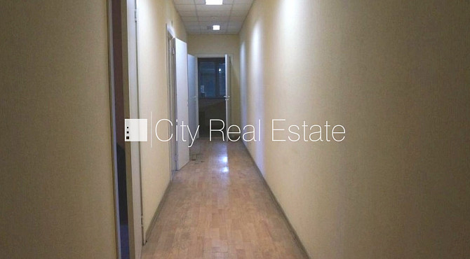 Slēgta teritorija, iežogota teritorija ar betona paneļu sētu, iebrauktuves vārtu augstums 4 m, Rīga - foto 7