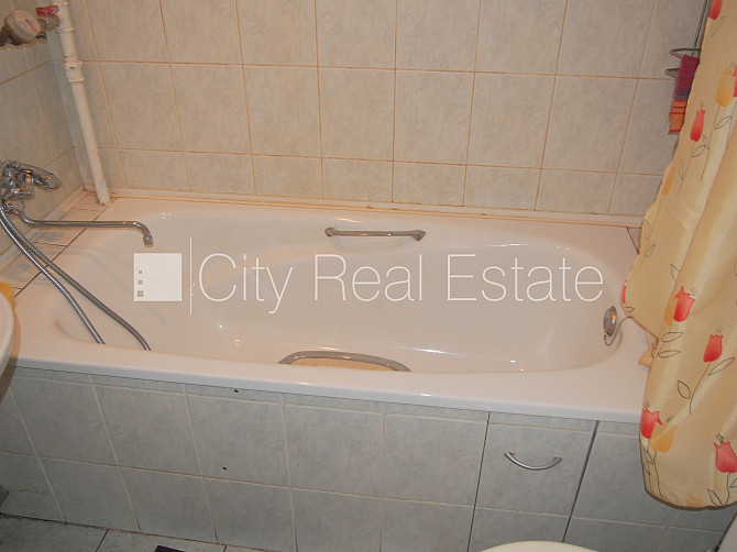 Фасадный дом, благоустроенная озеленённая территория, территория обнесена Рига - изображение 15