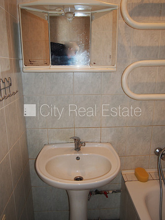 Фасадный дом, благоустроенная озеленённая территория, территория обнесена Рига - изображение 16