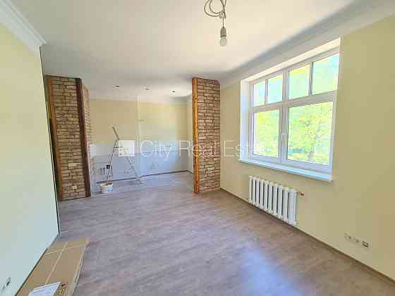 Новостройка, фасадный дом, благоустроенный озеленённый двор, закрытый двор, Рига