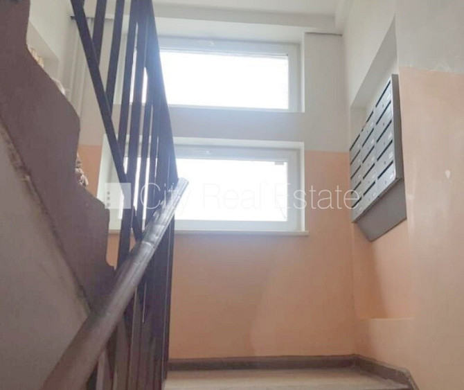 Фасадный дом, кирпичные стены, благоустроенный озеленённый двор, лестничная Тукумс и Тукумский край - изображение 19