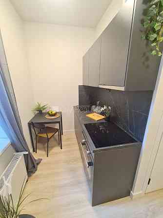 Фасадный дом, реновированный дом, закрытый двор, вход с улицы и со двора, Рига