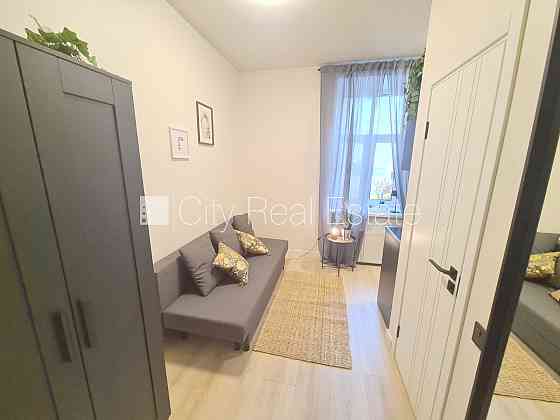 Фасадный дом, реновированный дом, закрытый двор, вход с улицы и со двора, Рига