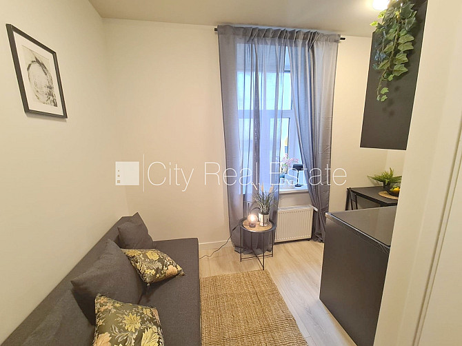 Фасадный дом, реновированный дом, закрытый двор, вход с улицы и со двора, Рига - изображение 3