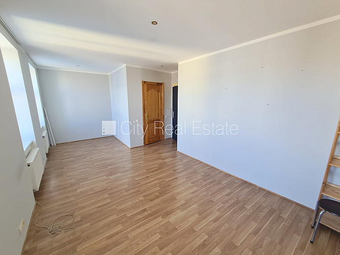 Фасадный дом, реновированный дом, закрытый двор, вход с улицы и со двора, Рига - изображение 6