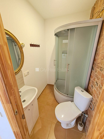 Фасадный дом, реновированный дом, закрытый двор, вход с улицы и со двора, Рига - изображение 11