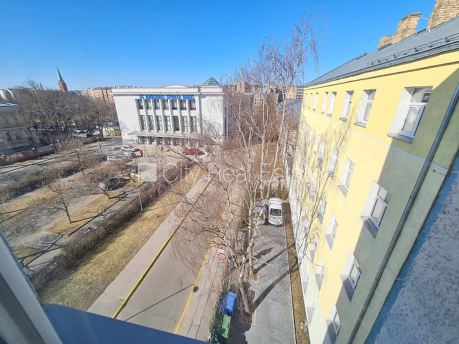 Фасадный дом, реновированный дом, закрытый двор, вход с улицы и со двора, Рига - изображение 8