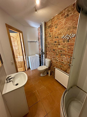 Фасадный дом, реновированный дом, закрытый двор, вход с улицы и со двора, Рига - изображение 6