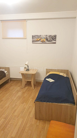 Фасадный дом, реновированный дом, закрытый двор, вход со двора, полуподвал, Рига - изображение 12