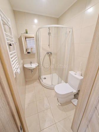 Здание во дворе, реновированный дом, закрытый двор, возможность аренды парковки, Рига - изображение 14