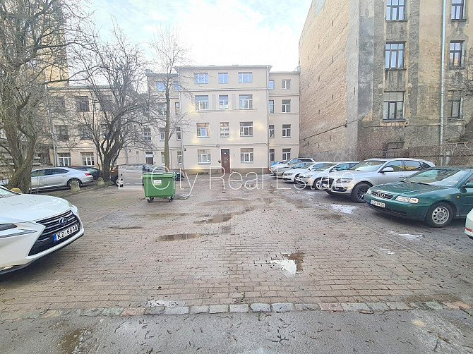 Здание во дворе, реновированный дом, закрытый двор, возможность аренды парковки, Рига - изображение 19