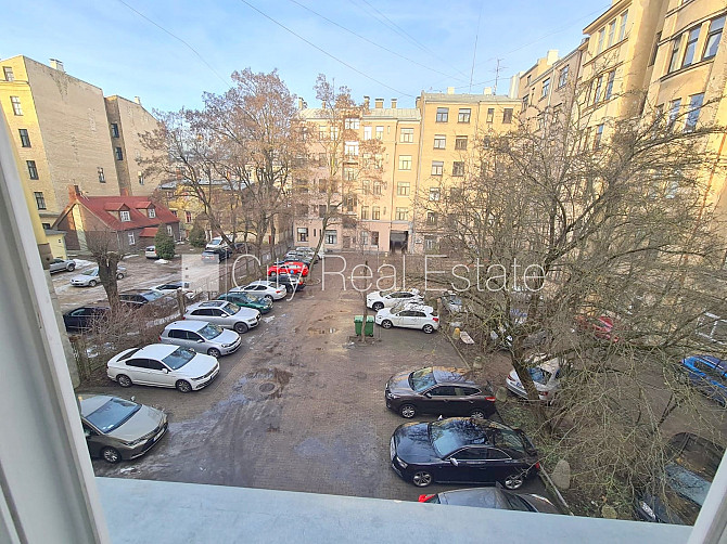 Здание во дворе, реновированный дом, закрытый двор, возможность аренды парковки, Рига - изображение 5