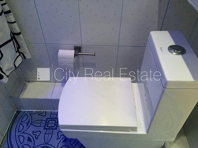 Фасадный дом, реновированный дом, вход с улицы, лифт, лестничная клетка после Рига - изображение 10