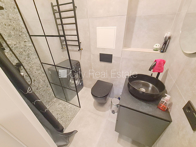 Фасадный дом, реновированный дом, закрытый двор, вход с улицы и со двора, Рига - изображение 13