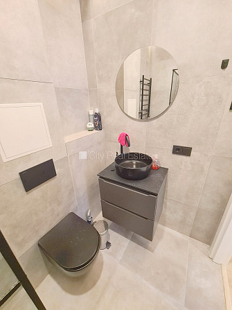 Фасадный дом, реновированный дом, закрытый двор, вход с улицы и со двора, Рига - изображение 17