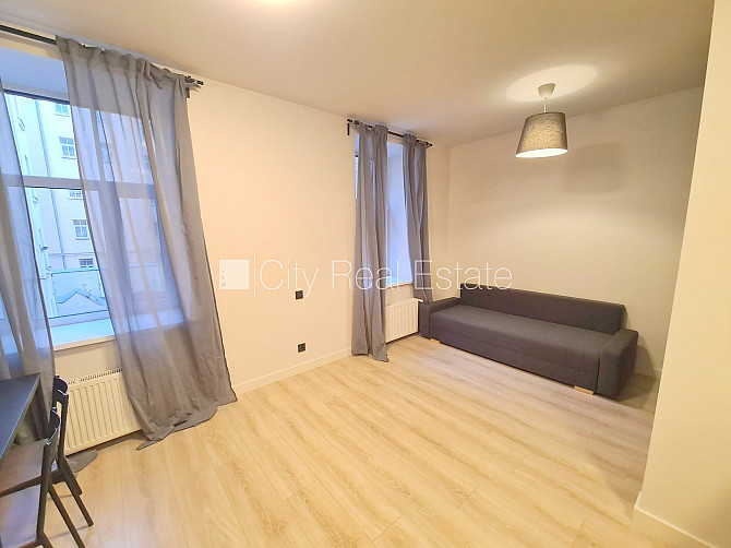 Фасадный дом, реновированный дом, закрытый двор, вход с улицы и со двора, Рига - изображение 5