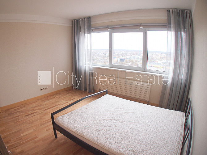 Новостройка, закрытая территория, вход с улицы, окна выходят на улицу, одна Рига - изображение 15