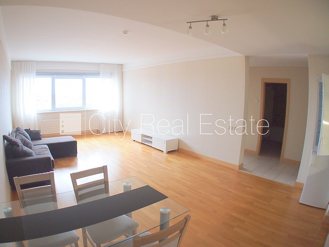 Новостройка, закрытая территория, вход с улицы, окна выходят на улицу, одна Рига - изображение 13