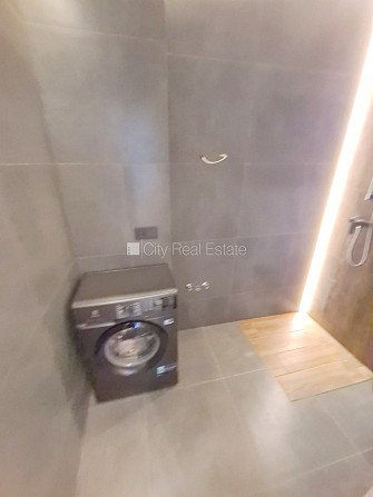 Фасадный дом, реновированный дом, закрытый двор, вход с улицы и со двора, Рига - изображение 10