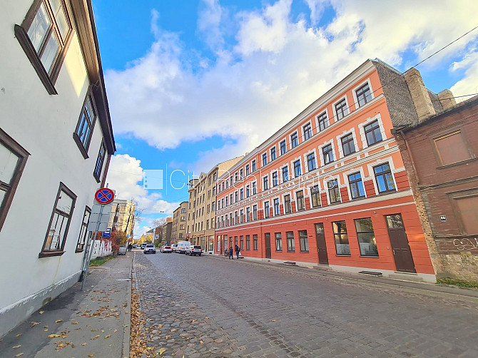 Фасадный дом, реновированный дом, закрытый двор, вход с улицы и со двора, Рига - изображение 13