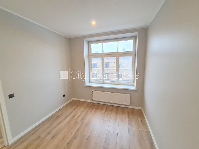 Фасадный дом, реновированный дом, закрытый двор, вход с улицы и со двора, Рига - изображение 6