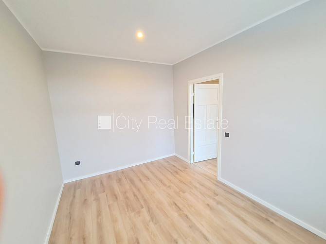 Фасадный дом, реновированный дом, закрытый двор, вход с улицы и со двора, Рига - изображение 7