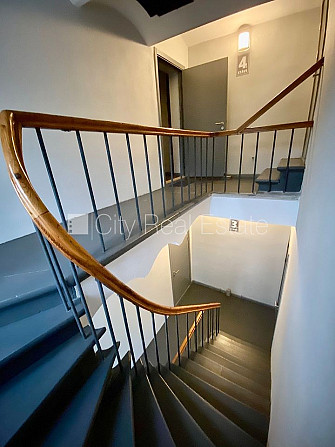 Здание во дворе, реновированный дом, закрытый двор, вход с улицы и со двора, Рига - изображение 11