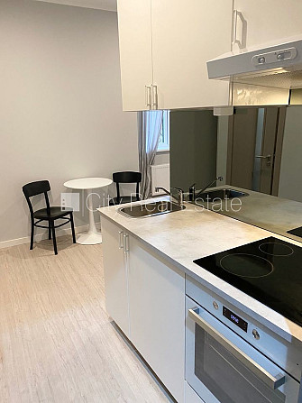 Здание во дворе, реновированный дом, закрытый двор, вход с улицы и со двора, Рига - изображение 4