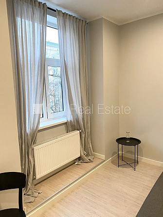 Здание во дворе, реновированный дом, закрытый двор, вход с улицы и со двора, Рига - изображение 3