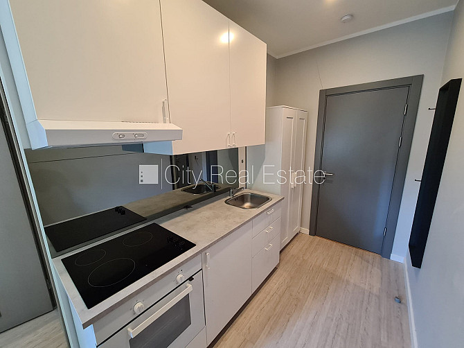 Фасадный дом, реновированный дом, закрытый двор, вход с улицы, лестничная клетка Рига - изображение 3