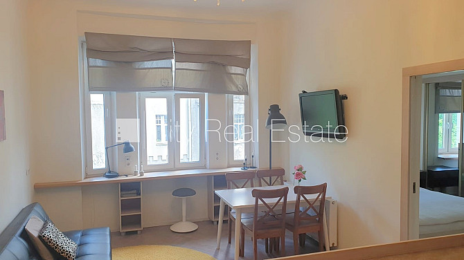 Фасадный дом, реновированный дом, вход с улицы, лифт, лестничная клетка после Рига - изображение 6