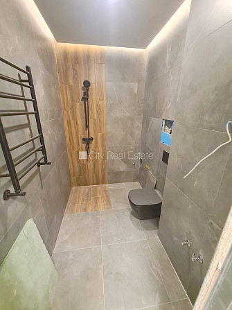 Здание во дворе, реновированный дом, закрытая территория, вход с улицы и со двора, Рига - изображение 9