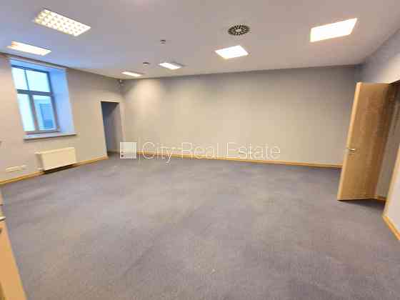 Фасадный дом, реновированный дом, плата за обслуживание одного квадратного метра Рига