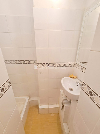 Дом во дворе, закрытый двор, вход с улицы, лестничная клетка после косметического Рига - изображение 16