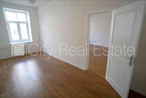 Фасадный дом, реновированный дом, плата за обслуживание одного квадратного метра Рига