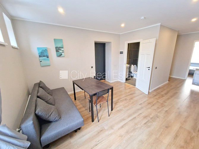 Здание во дворе, реновированный дом, закрытый двор, вход с улицы и со двора, Рига - изображение 2