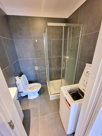 Здание во дворе, реновированный дом, закрытый двор, вход с улицы и со двора, Рига - изображение 13