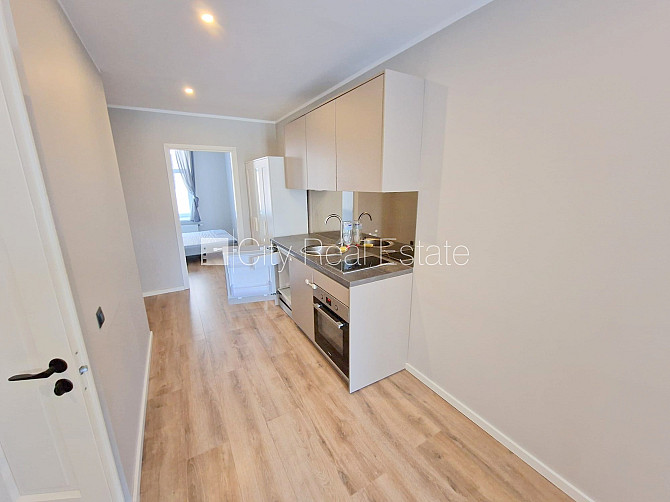 Здание во дворе, реновированный дом, закрытый двор, вход с улицы и со двора, Рига - изображение 7