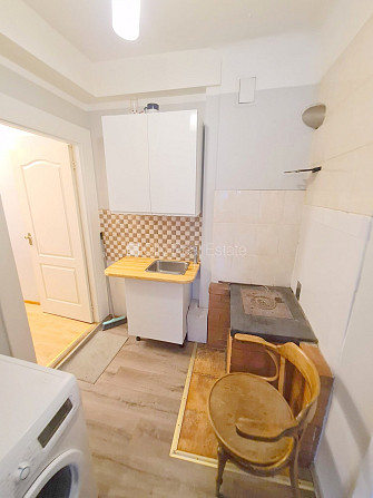 Фасадный дом, закрытый двор, вход с улицы, окна выходят во двор, изолированная Рига - изображение 14