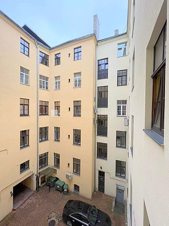 Место для машины, одна изолированная комната, проходные комнаты, высокие потолки, Рига - изображение 17