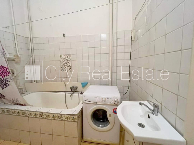 Место для машины, одна изолированная комната, проходные комнаты, высокие потолки, Рига - изображение 20