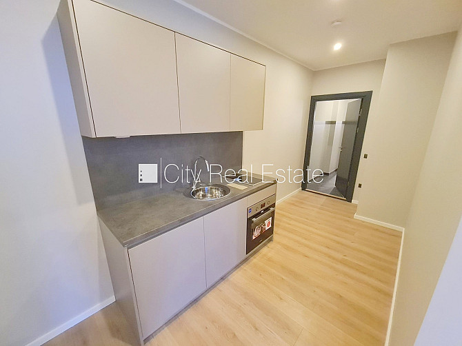 Здание во дворе, фасадный дом, реновированный дом, закрытый двор, вход с улицы и со Рига - изображение 1