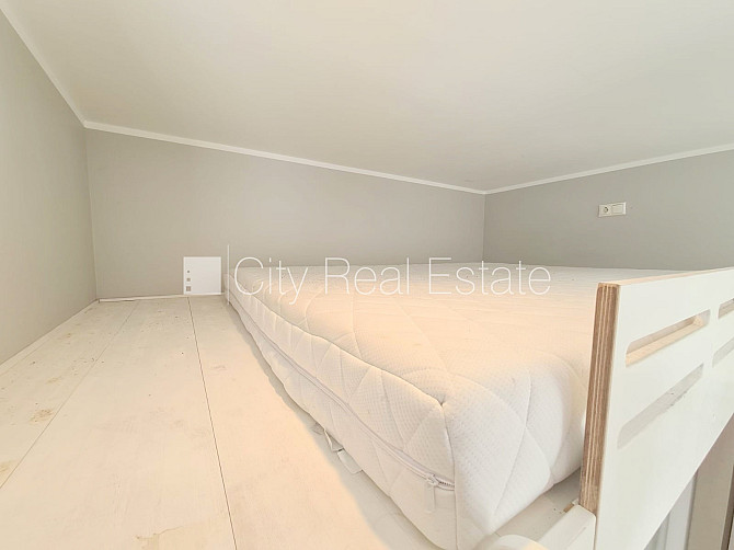 Здание во дворе, реновированный дом, закрытый двор, вход со двора, лестничная Рига - изображение 10