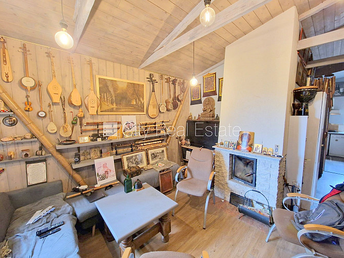 Фасадный дом, реновированный дом, закрытый двор, территория обнесена забором, Юрмала - изображение 2