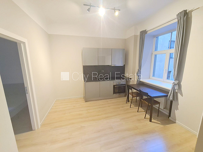 Здание во дворе, реновированный дом, закрытый двор, вход с улицы и со двора, лифт, Рига - изображение 11